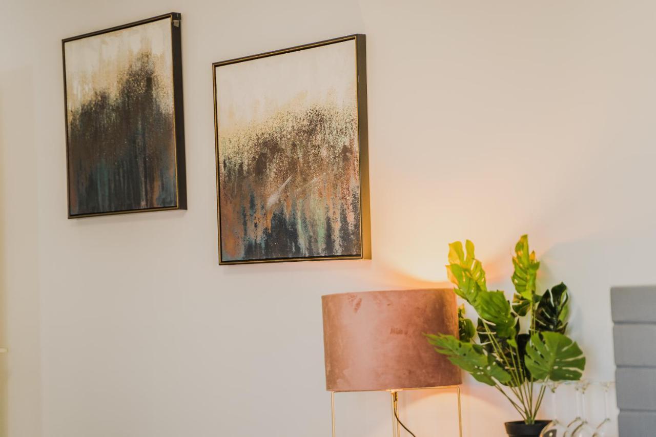 Green Apartment Ground Floor Feel Like Home Properties Saronida 外观 照片