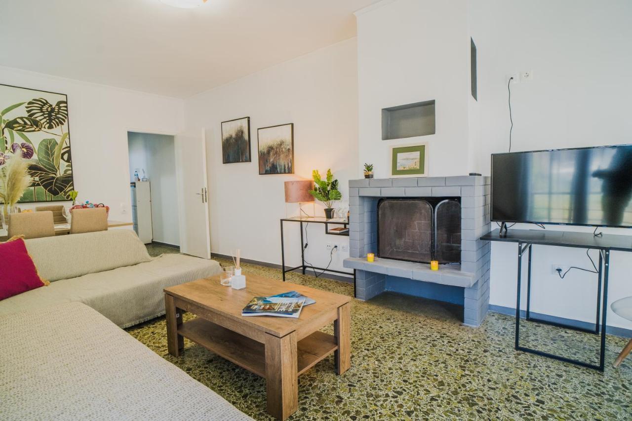 Green Apartment Ground Floor Feel Like Home Properties Saronida 外观 照片